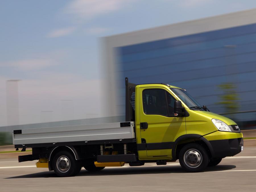  Iveco EcoDaily Chassis Cab 2009 года  (фото 2 из 11)